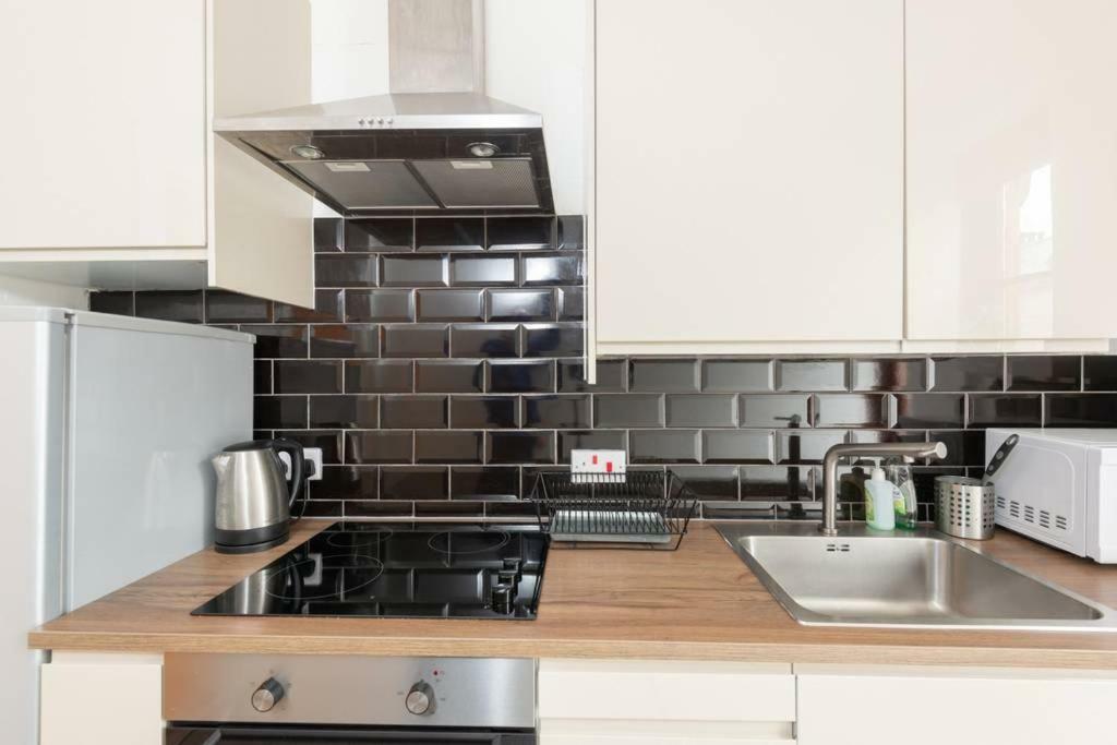 אינברנס Ness Central Apartment - Greig Street מראה חיצוני תמונה